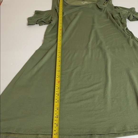 Alya Green Cold Shoulder Green  Dress - Picture 8 of 8